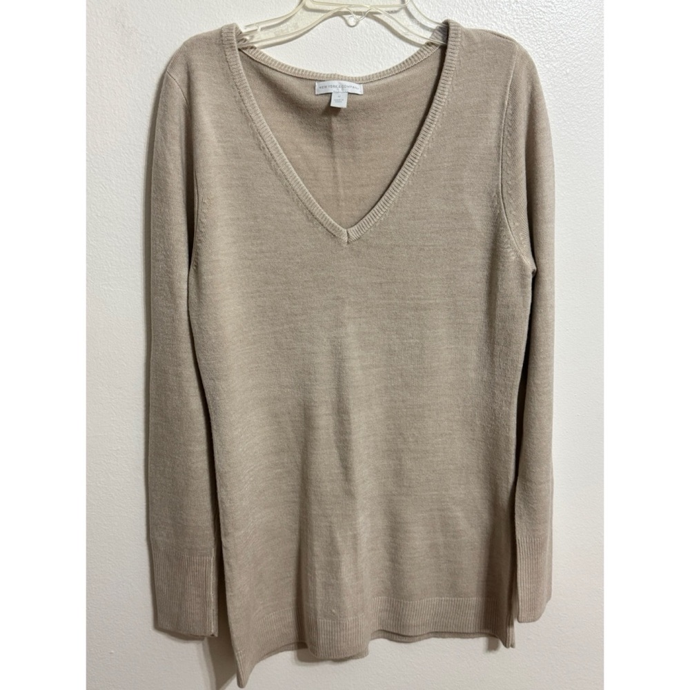 New York & Company Long Sleeve Sweater Size Medium